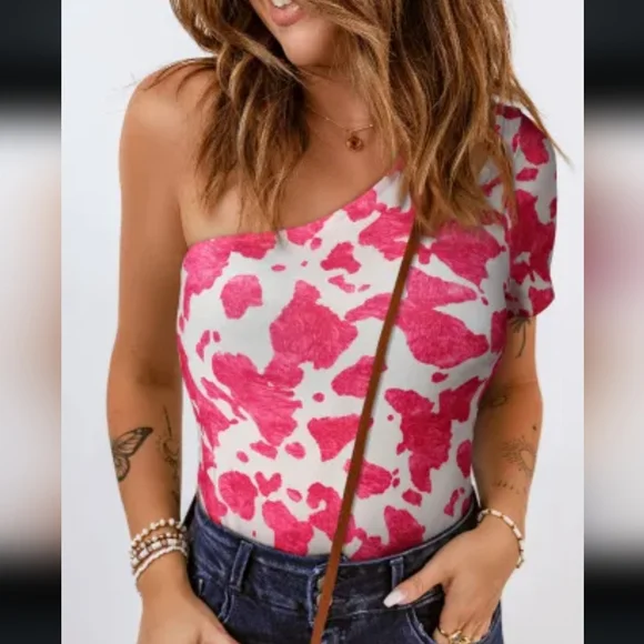 ♥️New pink cow print top - Picture 2 of 8